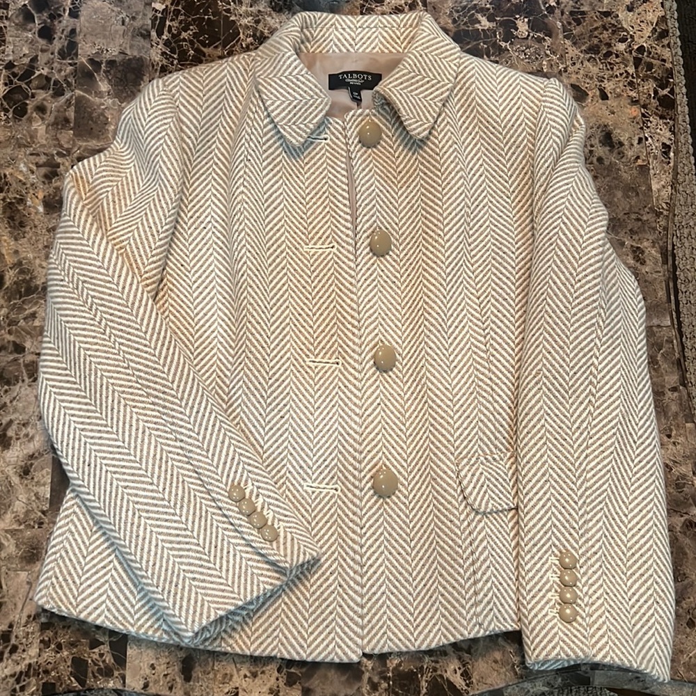 Ivory and tan tweed blazer. 12P